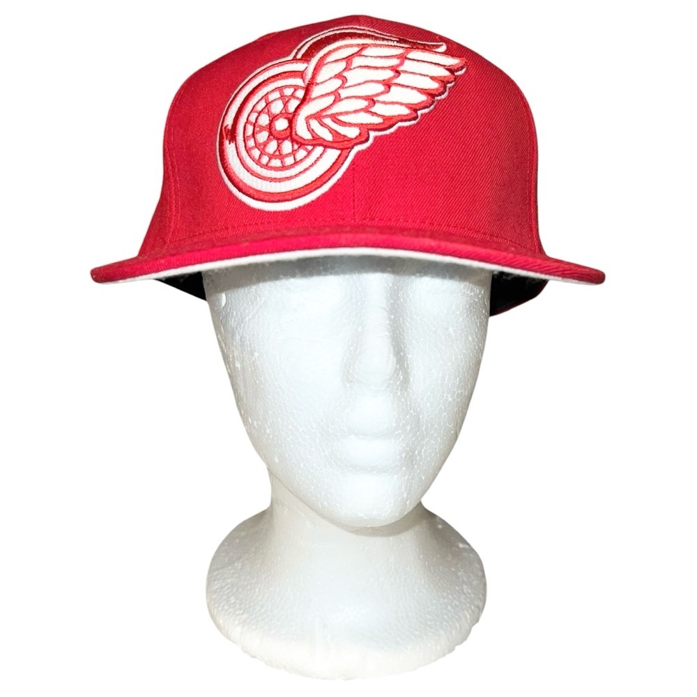 Mitchel & Ness Fitted Hat Size 7 1/4 Red White Vintage Hockey Detroit Red Wings